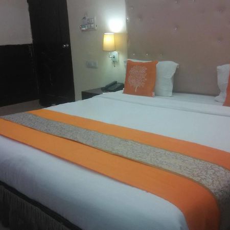 Lazeez Hotel New Delhi Eksteriør billede