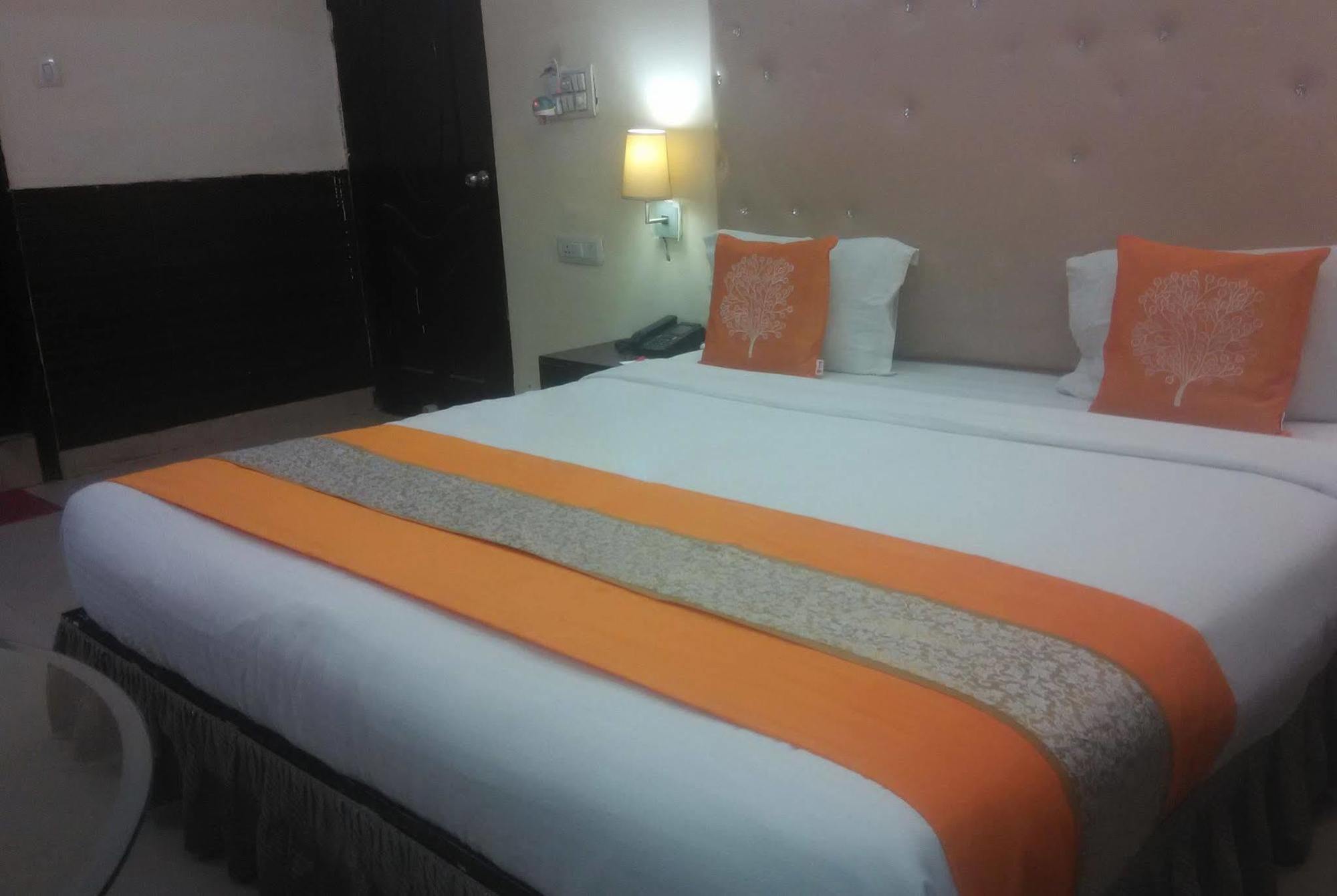 Lazeez Hotel New Delhi Eksteriør billede