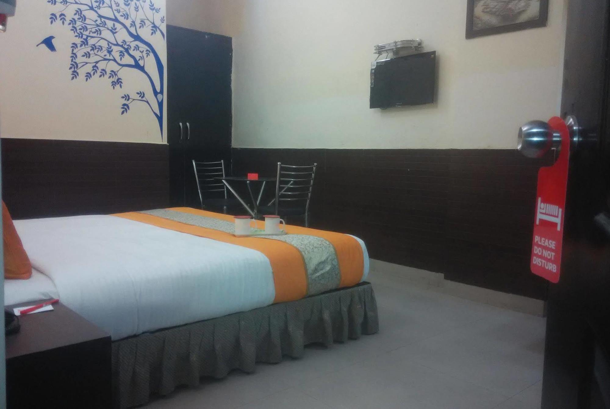 Lazeez Hotel New Delhi Eksteriør billede